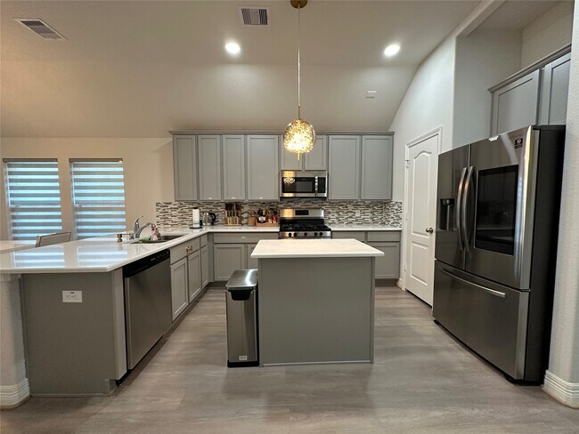 Building Photo - 15515 Sailpoint Ln