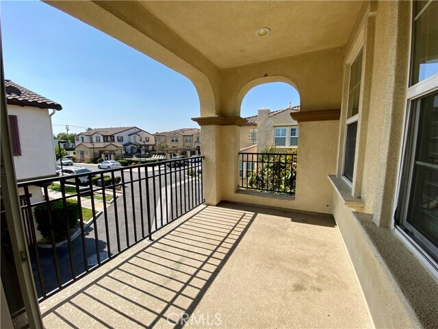 Building Photo - 2750 E Oak Hill Dr