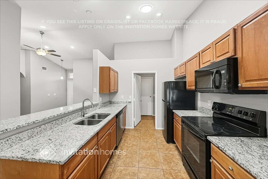 Building Photo - 2110 N Ithica St