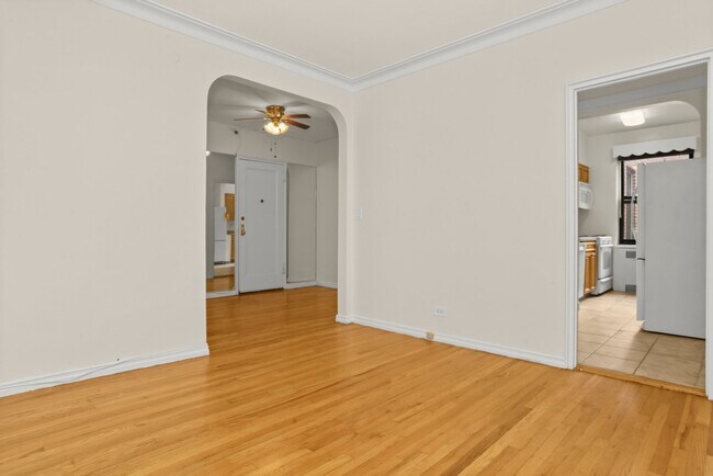 Building Photo - 2 Greenridge Ave
