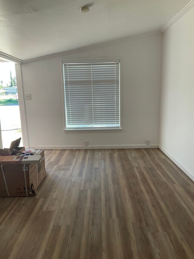 Building Photo - 185 W Westward Ave