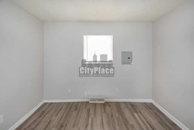 Building Photo - 2412 N Lesley Ave