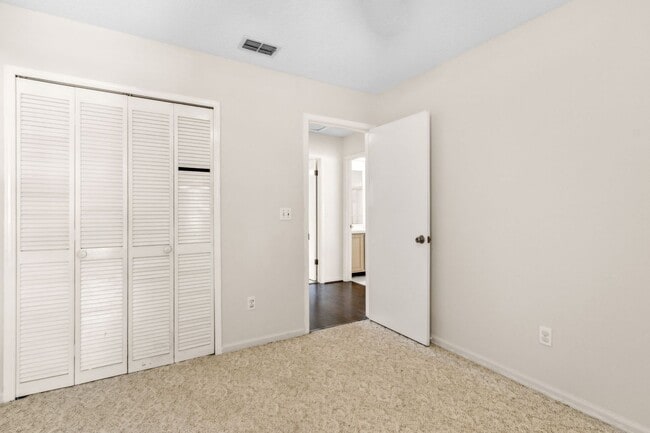 Building Photo - Charming 3BR/2BA Home on Amelia Island – C...