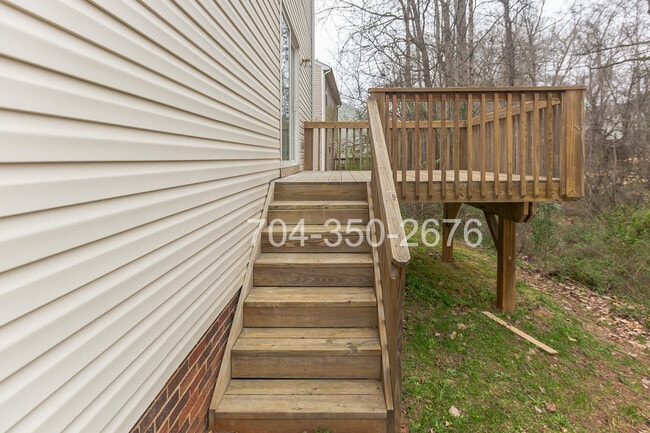 Building Photo - 1941 Pheasant Glen Rd