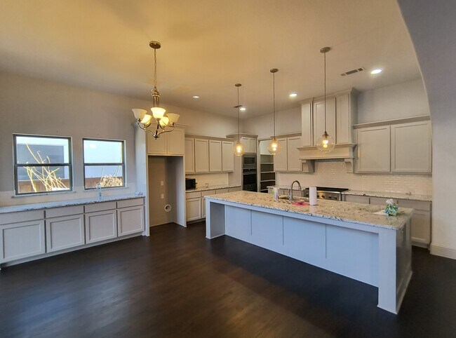 Building Photo - 962 Thoroughbred Ave