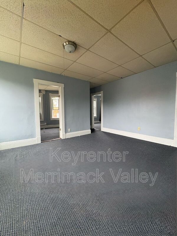 Building Photo - 5 Ellis Ave