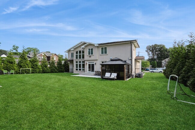 Building Photo - 105 Westervelt Pl