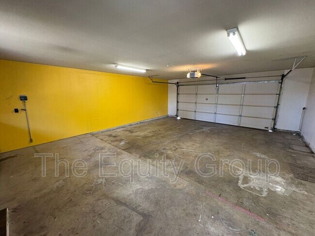 Building Photo - 3702 W Dorothea Ct