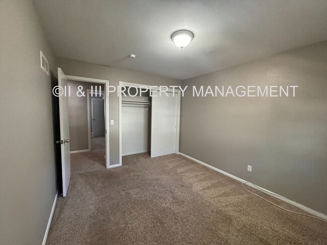 Building Photo - 9508 Outlook Dr