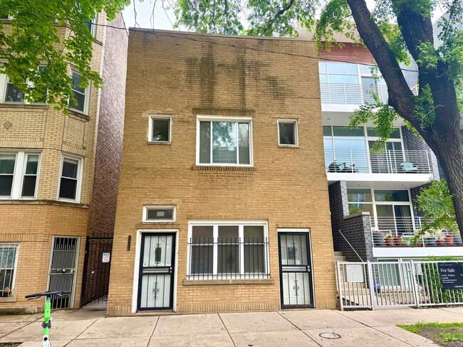 Primary Photo - 1526 N Artesian Ave