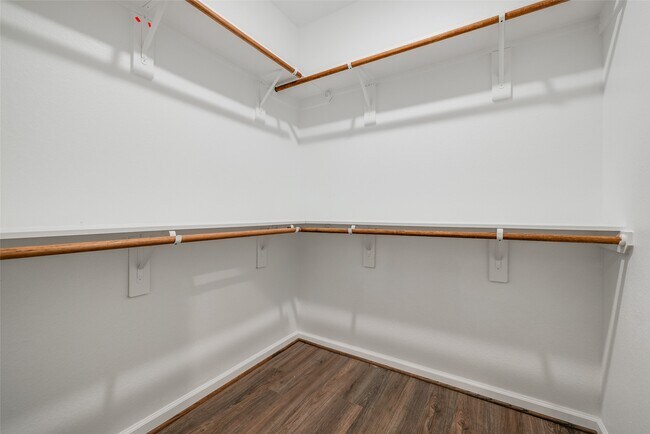 Building Photo - 137 Pk Pl Cir