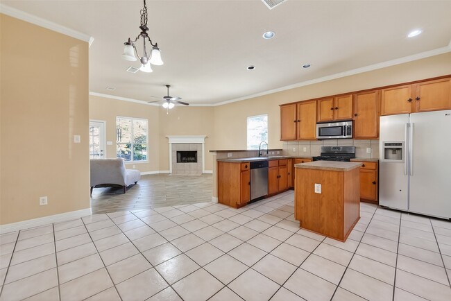 Building Photo - 7002 Casita Dr