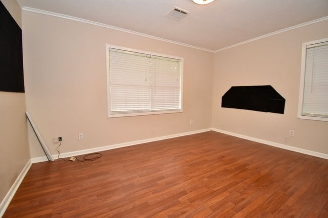 Building Photo - 3 Bed, 2 Bath Home in Ruston