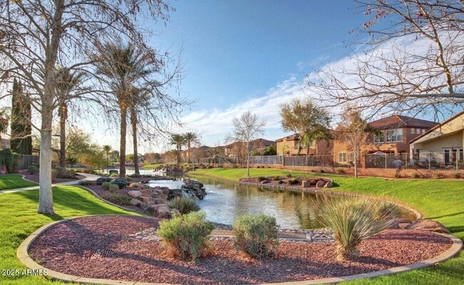 Building Photo - 931 E Canyon Way