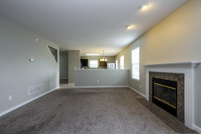 Building Photo - 713 Millbrook Dr