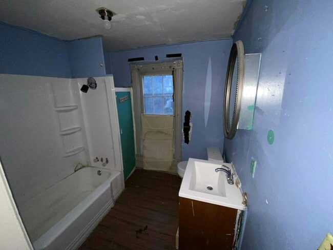 Building Photo - 634 Northrup Ave