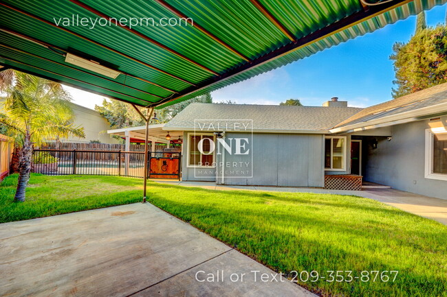Building Photo - Experience Pet-Friendly Resort Living! Fea...