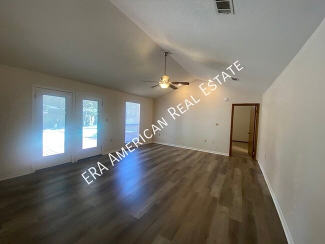 Building Photo - 19 Winfield Way