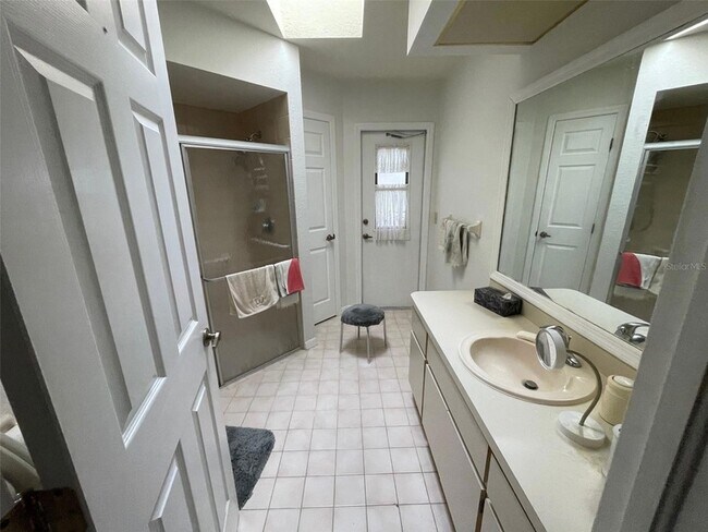 Building Photo - 1091 Venture Ct