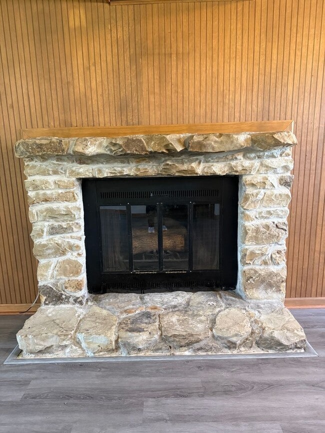 Building Photo - 3 BR / 3 BA Single-family home near Ellettsville