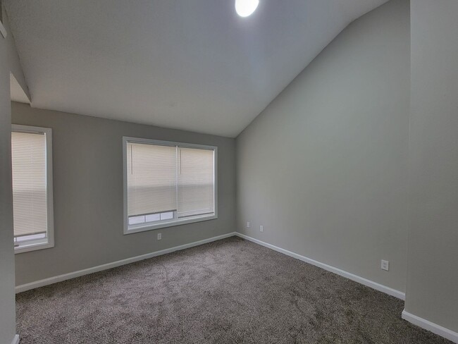 Building Photo - Quiet Comfort - Modern Home - HAFC Voucher...