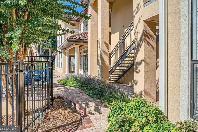 Building Photo - 3777 Peachtree Rd NE