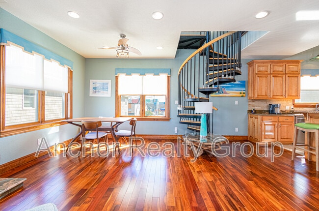 Building Photo - 217 16th St