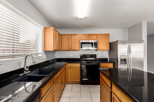 Building Photo - 2874 W Mineral Butte Dr