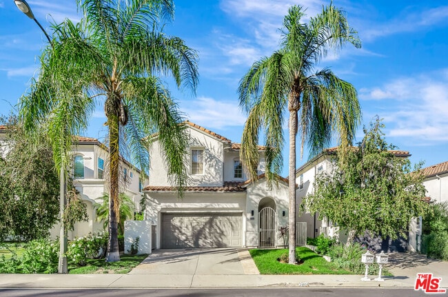 Building Photo - 24819 Cll Cedro