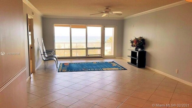 Building Photo - 111 N Pompano Beach Blvd