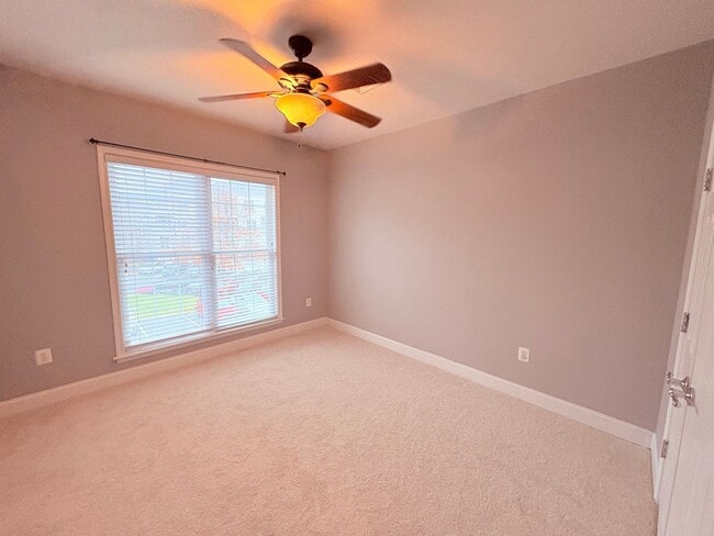 Building Photo - POTOMAC CLUB - TOWNHOUSE CONDO