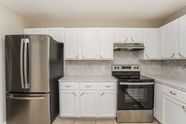 Building Photo - 6422 Garden Canyon Dr