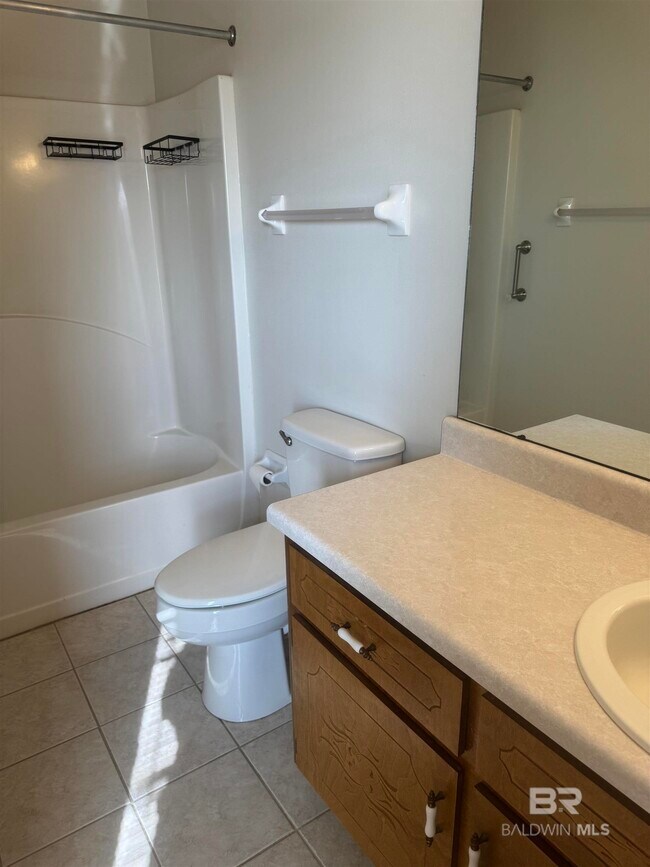 Building Photo - 20 Magnolia Cir