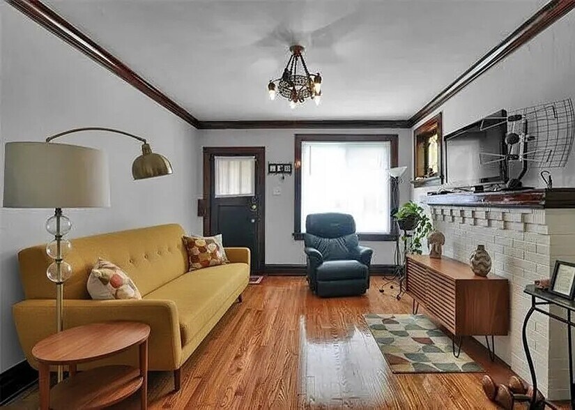 Building Photo - 1040 Art Hill Pl