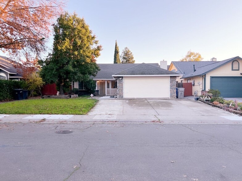 Primary Photo - 5920 Laguna Ranch Cir