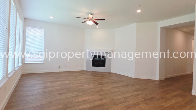 Building Photo - 7703 Coronado Dr