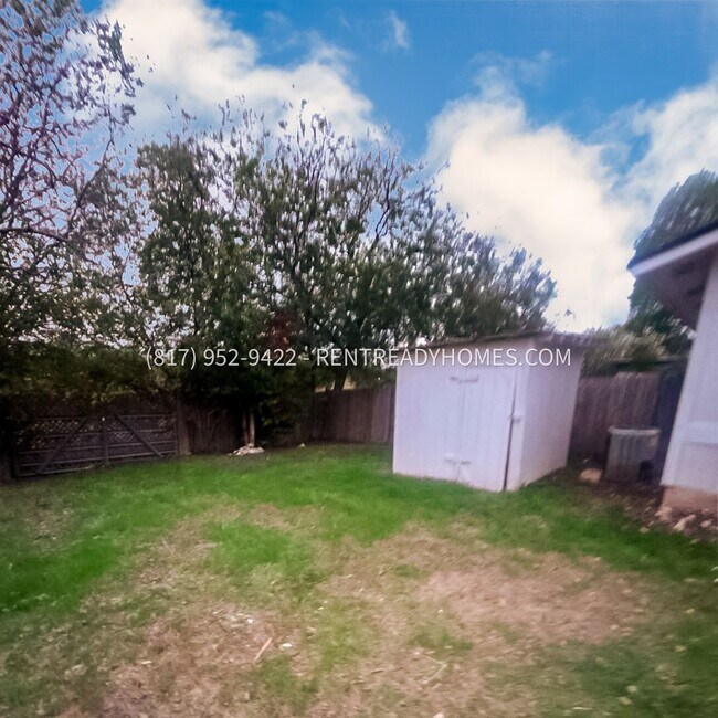 Building Photo - 8305 Forest Ridge Dr