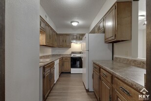 2 bedroom, 2 bath apartment - Pheasant Run Apartments