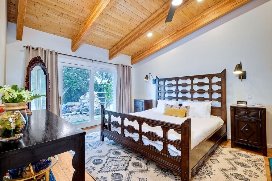 Building Photo - 3046 Skycrest Dr