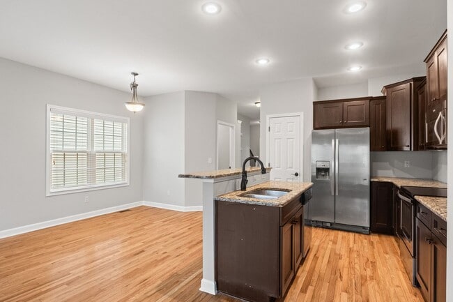 Building Photo - Spacious Home near Downtown Apex!