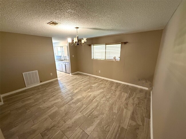 Building Photo - 2320 14th Ave N