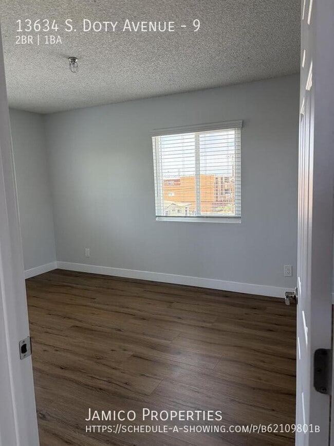 Building Photo - 13634 S Doty Ave