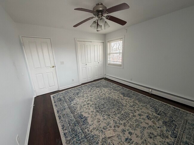 Building Photo - 2 Radio Ave