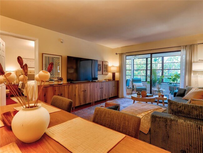 Building Photo - 322 Timber Lake Dr