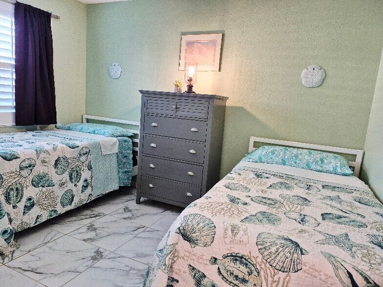 Building Photo - 19505 Quesada Ave