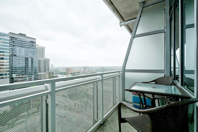 Building Photo - 222 West Ave