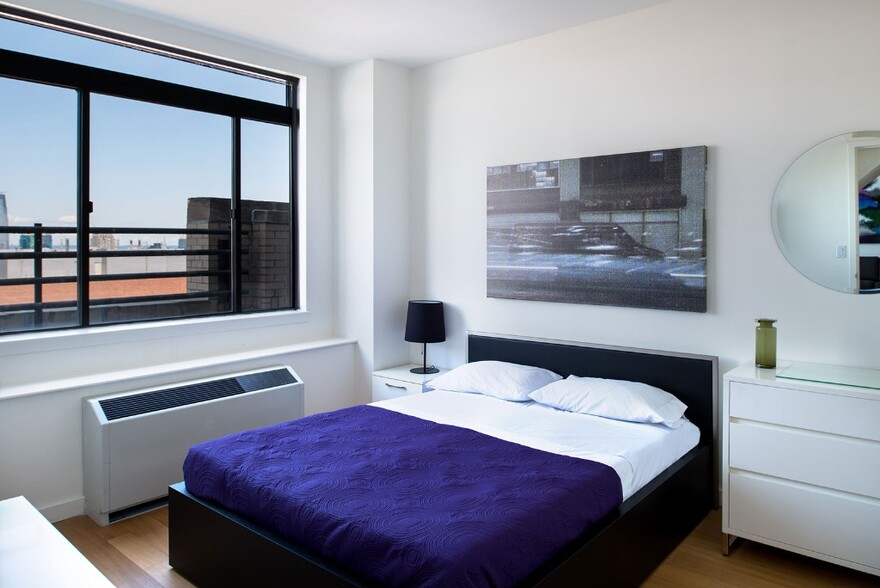 Building Photo - 55 Battery Pl