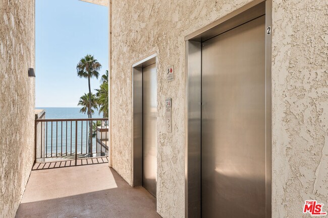 Building Photo - 26666 Seagull Way