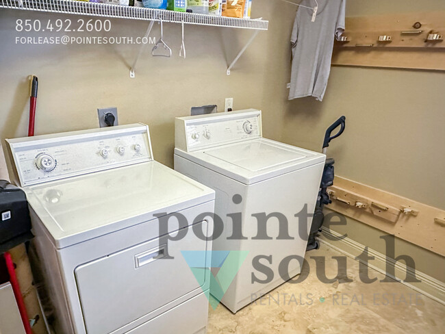 Building Photo - Furnished Condo in Destin!