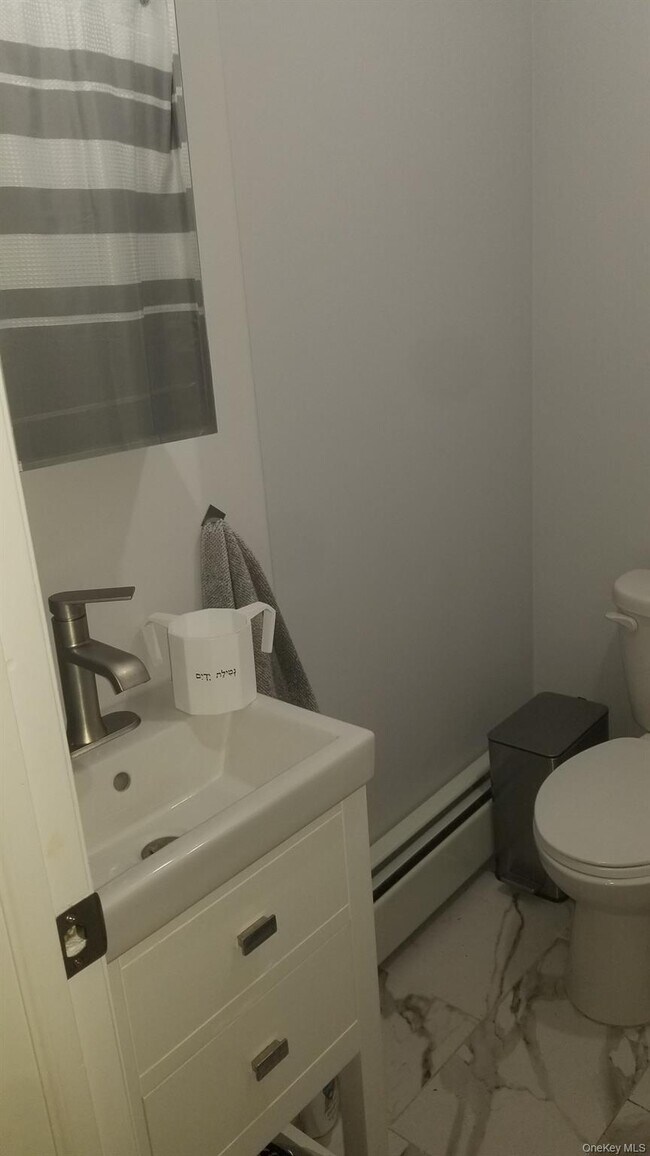 Building Photo - 7 Merriewold Ln S